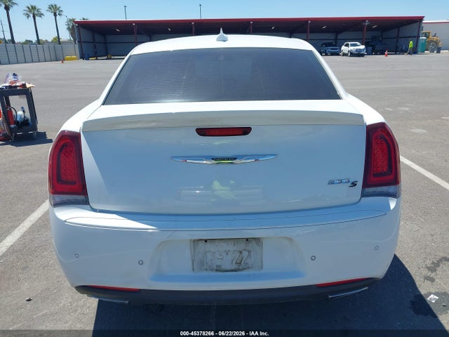 Chrysler 300 300s 2018 2C3CCABG0JH240168 Image 17