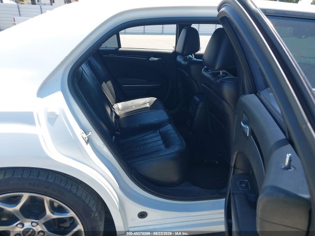 Chrysler 300 300s 2018 2C3CCABG0JH240168 Image 8