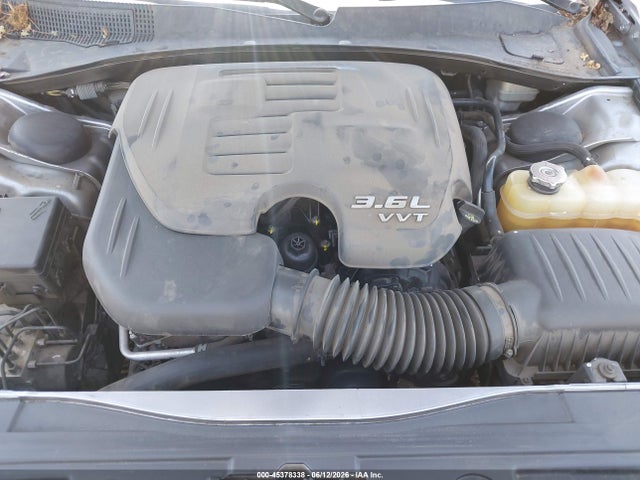 Chrysler 300 2014 2C3CCAAG2EH100887 Image 10