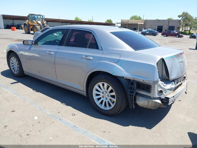 Chrysler 300 2014 2C3CCAAG2EH100887 Image 3