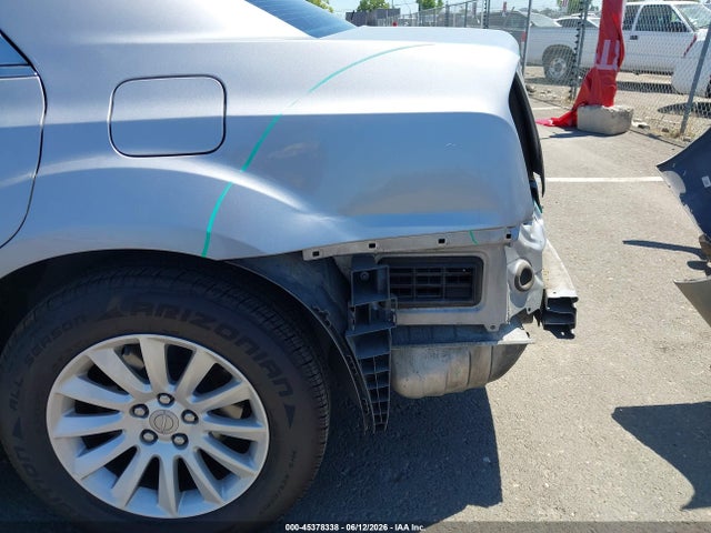 Chrysler 300 2014 2C3CCAAG2EH100887 Image 6