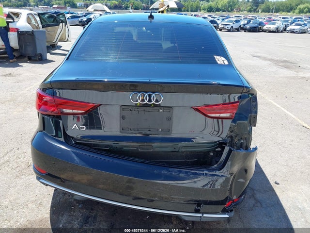Audi A3 2.0t Premium 2018 WAUAUGFF2J1027089 Image 17
