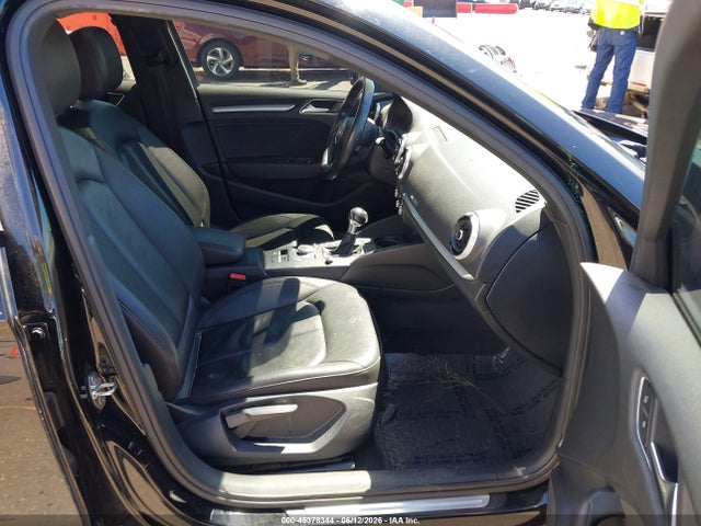 Audi A3 2.0t Premium 2018 WAUAUGFF2J1027089 Image 5