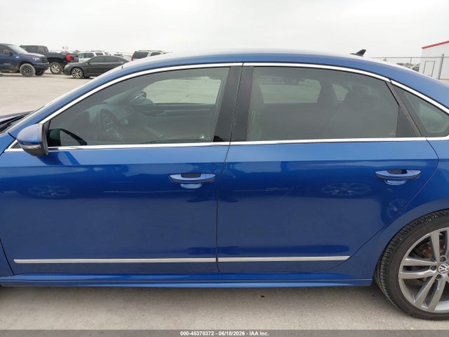 1VWDT7A30HC002459 Volkswagen Passat 1.8t R-line