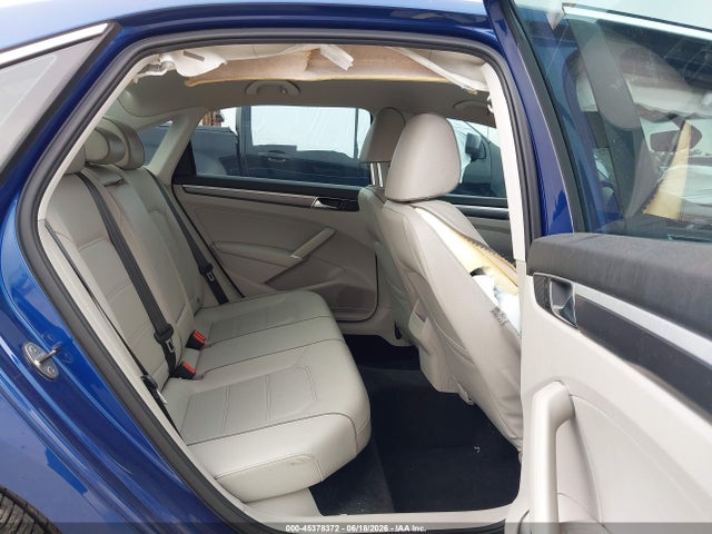 1VWDT7A30HC002459 Volkswagen Passat 1.8t R-line