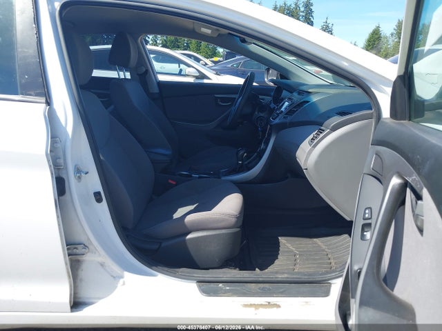 2016 Hyundai Elantra Se მანქანა იყიდება აუქციონზე, vin: 5NPDH4AE2GH722739, აუქციონის ნომერი: 45378407