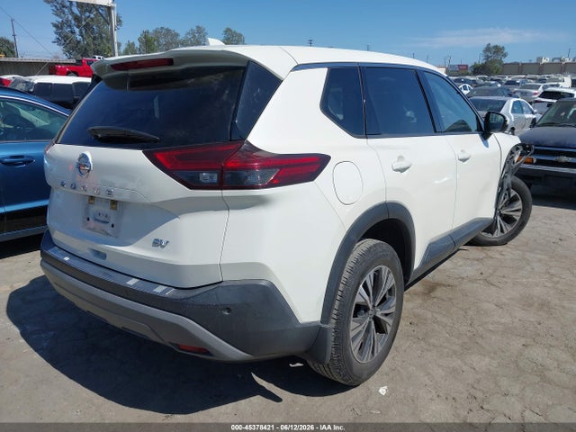 JN8AT3BA1MW014984 Nissan Rogue Sv Fwd
