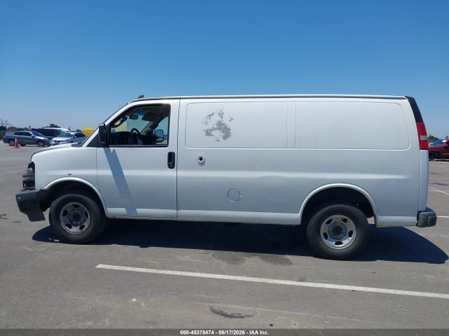 Chevrolet Express 2500 Work Van 2018 1GCWGAFP7J1182159 Image 16