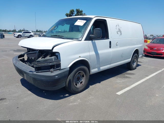 Chevrolet Express 2500 Work Van 2018 1GCWGAFP7J1182159 Image 2