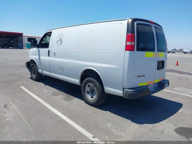 Chevrolet Express 2500 Work Van 2018 1GCWGAFP7J1182159 Image 3