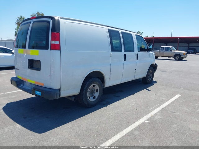 Chevrolet Express 2500 Work Van 2018 1GCWGAFP7J1182159 Image 4