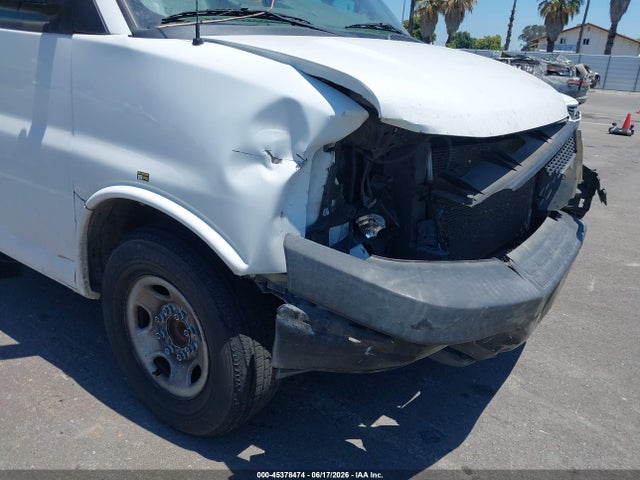 Chevrolet Express 2500 Work Van 2018 1GCWGAFP7J1182159 Image 12