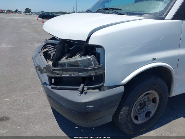Chevrolet Express 2500 Work Van 2018 1GCWGAFP7J1182159 Image 13