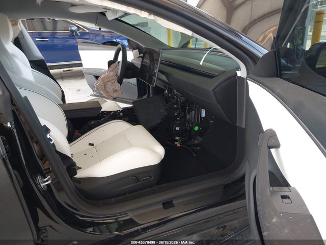 Tesla Model 3 Performance All-wheel Drive 2026 5YJ3E1ETXTF181640 Image 5
