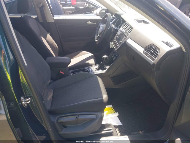 3VV1B7AX8KM083651 Volkswagen Tiguan 2.0t S
