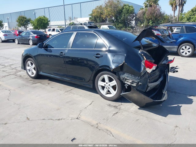 4T1BF1FKXEU430538 Toyota CAMRY SE