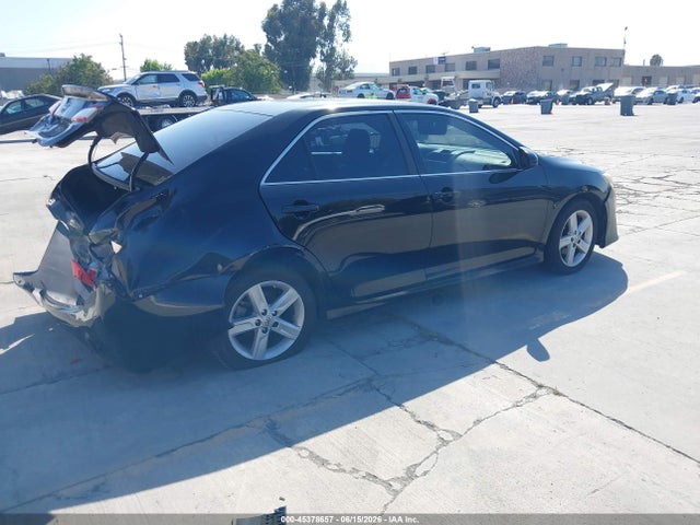 4T1BF1FKXEU430538 Toyota CAMRY SE