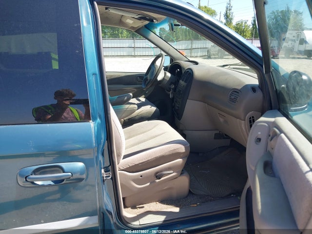 Продажа на аукционе авто 2001 Chrysler Voyager Lx, vin: 1C4GJ45331B205551, номер лота: 45378807