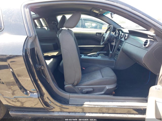 Aukcja sprzedaży 2005 Ford Mustang V6 Deluxe/v6 Premium, vin: 1ZVFT80N955110399, numer aukcji: 45378858