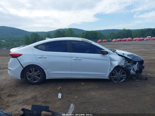 Продажа на аукционе авто 2017 Hyundai Elantra Se, vin: 5NPD84LF5HH121042, номер лота: 45378871