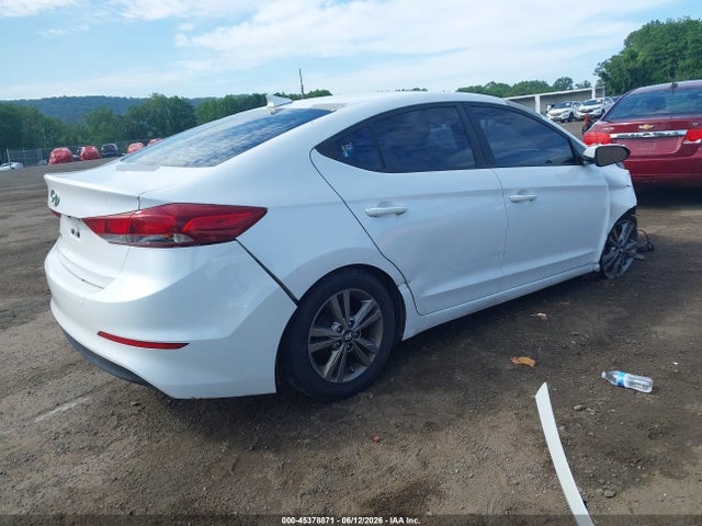 Продажа на аукционе авто 2017 Hyundai Elantra Se, vin: 5NPD84LF5HH121042, номер лота: 45378871