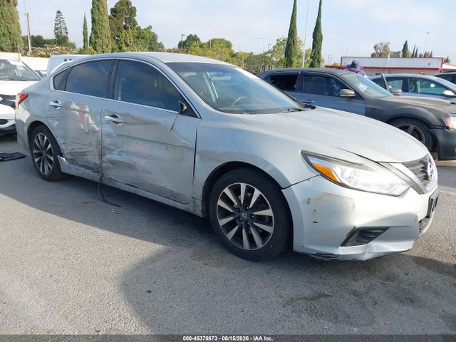 Nissan Altima 2.5 Sv 2017 1N4AL3AP7HC198939 головне зображення