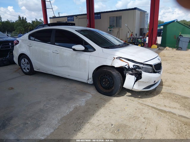 45379009 :رقم المزاد ، 3KPFK4A79JE228840 vin ، 2018 Kia Forte Lx مزاد بيع
