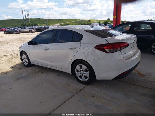 45379009 :رقم المزاد ، 3KPFK4A79JE228840 vin ، 2018 Kia Forte Lx مزاد بيع