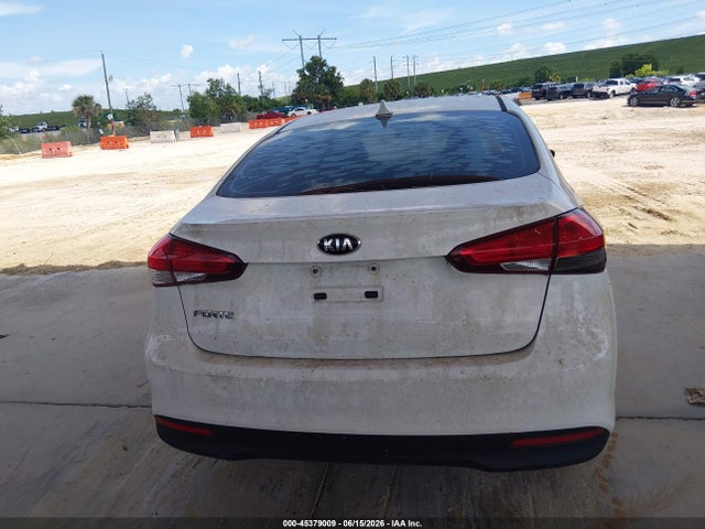 45379009 :رقم المزاد ، 3KPFK4A79JE228840 vin ، 2018 Kia Forte Lx مزاد بيع