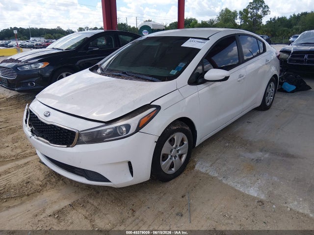 45379009 :رقم المزاد ، 3KPFK4A79JE228840 vin ، 2018 Kia Forte Lx مزاد بيع