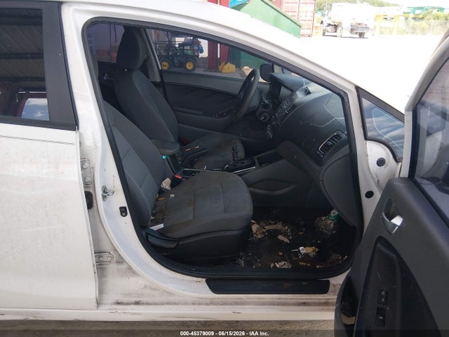 45379009 :رقم المزاد ، 3KPFK4A79JE228840 vin ، 2018 Kia Forte Lx مزاد بيع