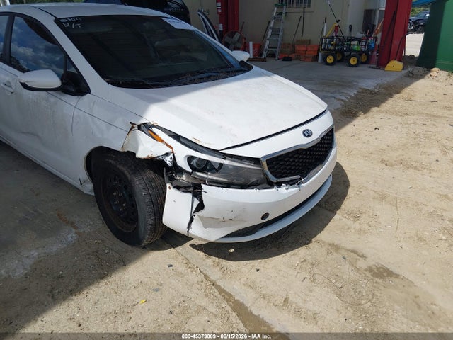 45379009 :رقم المزاد ، 3KPFK4A79JE228840 vin ، 2018 Kia Forte Lx مزاد بيع