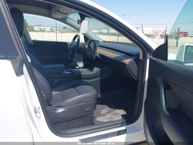 2021 Tesla Model Y Long Range Dual Motor All-wheel Drive მანქანა იყიდება აუქციონზე, vin: 5YJYGDEE4MF303722, აუქციონის ნომერი: 45379049