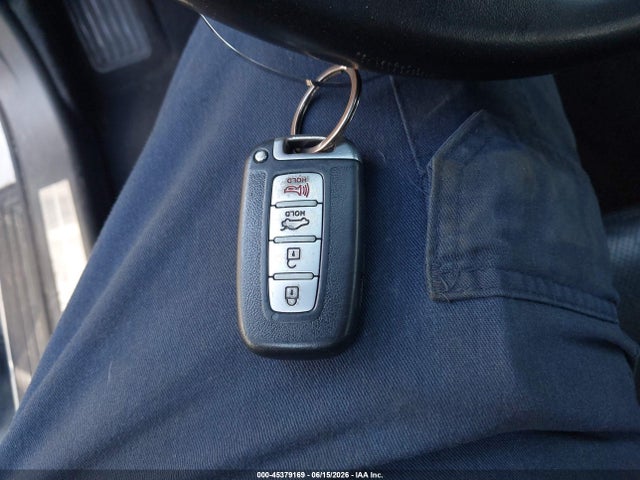 Auction sale of the 2014 Hyundai Genesis 3.8, vin: KMHGC4DDXEU263926, lot number: 45379169