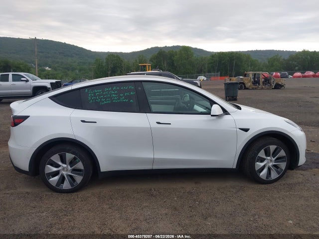 Продажа на аукционе авто 2021 Tesla Model Y Long Range Dual Motor All-wheel Drive, vin: 5YJYGDEE1MF085125, номер лота: 45379207