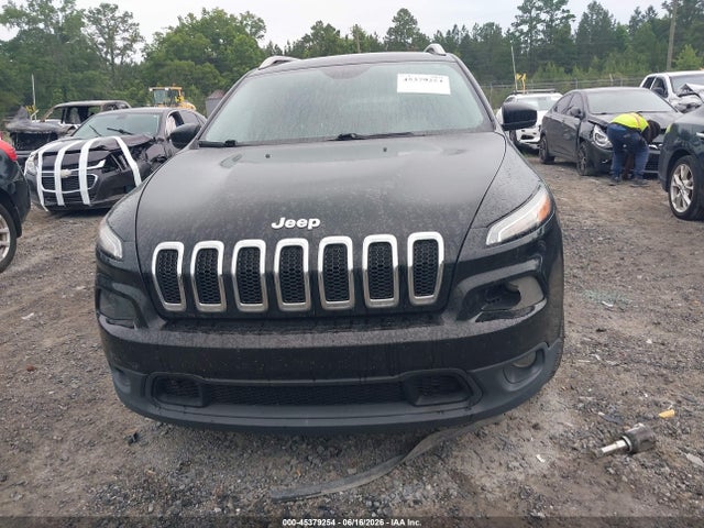 45379254 :رقم المزاد ، 1C4PJLCB7JD531281 vin ، 2018 Jeep Cherokee Latitude Fwd مزاد بيع