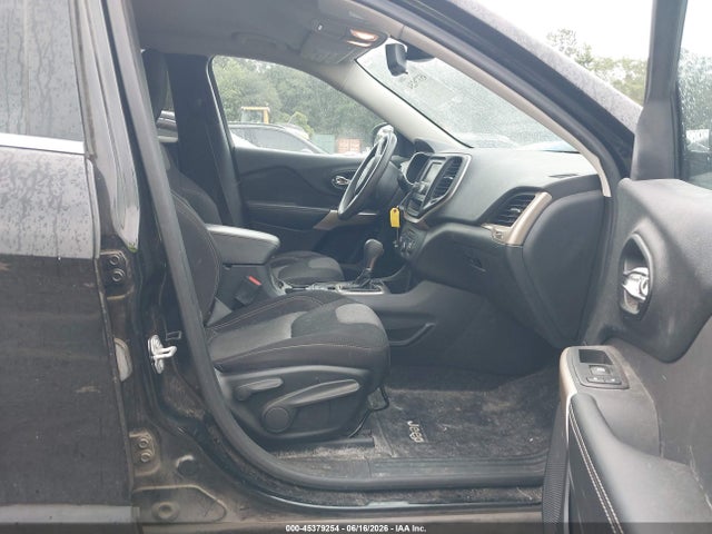 45379254 :رقم المزاد ، 1C4PJLCB7JD531281 vin ، 2018 Jeep Cherokee Latitude Fwd مزاد بيع