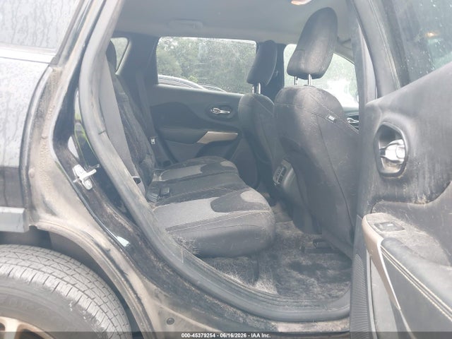 45379254 :رقم المزاد ، 1C4PJLCB7JD531281 vin ، 2018 Jeep Cherokee Latitude Fwd مزاد بيع