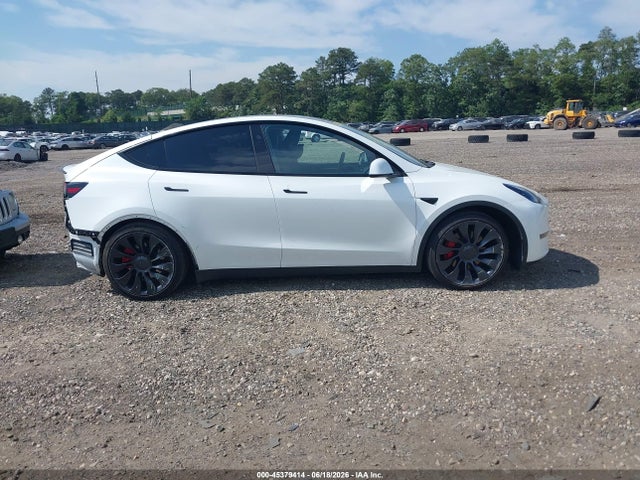 2025 Tesla Model Y Performance Dual Motor All-wheel Drive მანქანა იყიდება აუქციონზე, vin: 7SAYGDEF4SF298501, აუქციონის ნომერი: 45379414