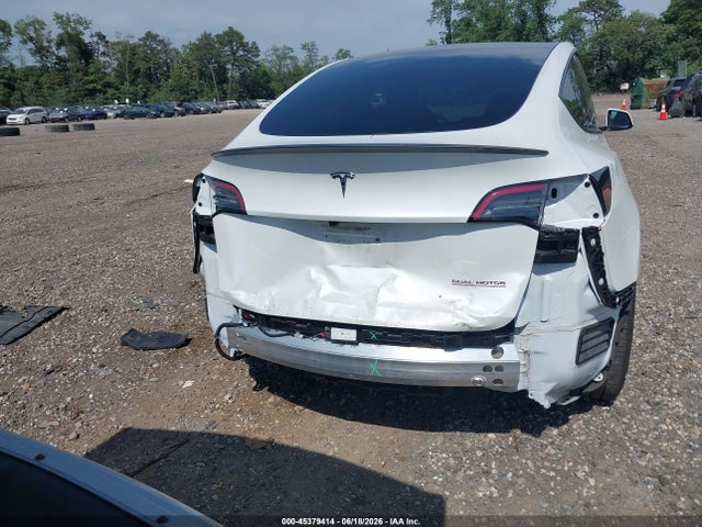 2025 Tesla Model Y Performance Dual Motor All-wheel Drive მანქანა იყიდება აუქციონზე, vin: 7SAYGDEF4SF298501, აუქციონის ნომერი: 45379414