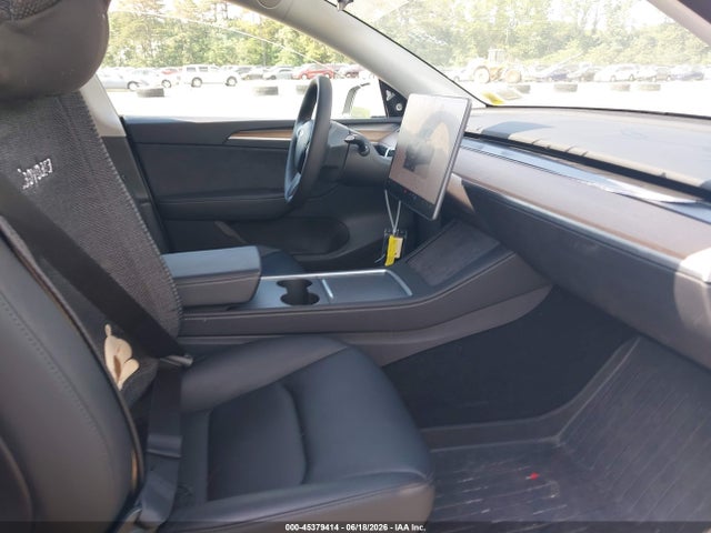 2025 Tesla Model Y Performance Dual Motor All-wheel Drive მანქანა იყიდება აუქციონზე, vin: 7SAYGDEF4SF298501, აუქციონის ნომერი: 45379414