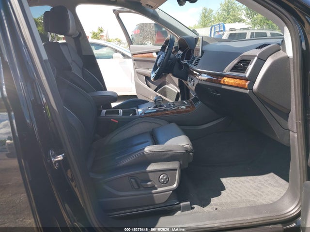 Продажа на аукционе авто 2018 Audi Q5 2.0t Premium, vin: WA1CNAFY2J2055308, номер лота: 45379446
