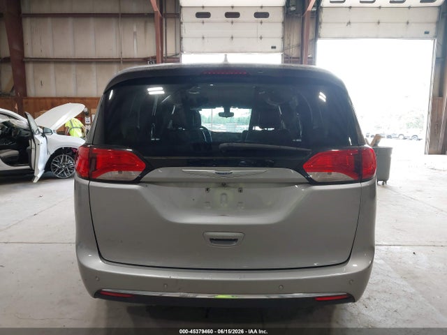45379460 :رقم المزاد ، 2C4RC1BG4JR306785 vin ، 2018 Chrysler Pacifica Touring L مزاد بيع