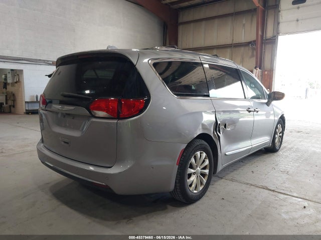 45379460 :رقم المزاد ، 2C4RC1BG4JR306785 vin ، 2018 Chrysler Pacifica Touring L مزاد بيع