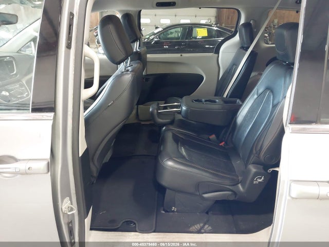 45379460 :رقم المزاد ، 2C4RC1BG4JR306785 vin ، 2018 Chrysler Pacifica Touring L مزاد بيع