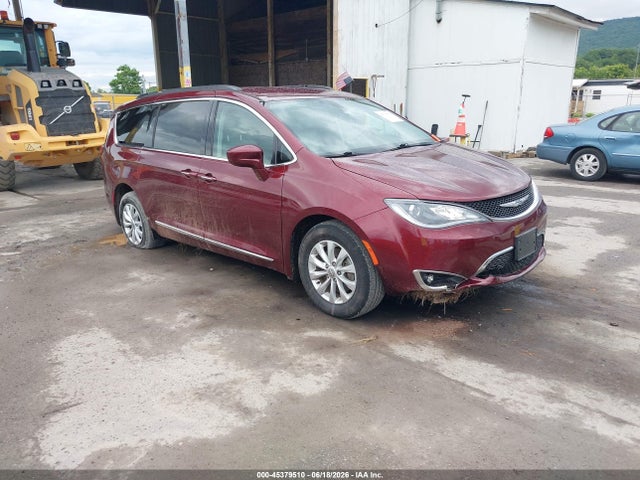 Продажа на аукционе авто 2017 Chrysler Pacifica Touring-l, vin: 2C4RC1BG4HR733832, номер лота: 45379510