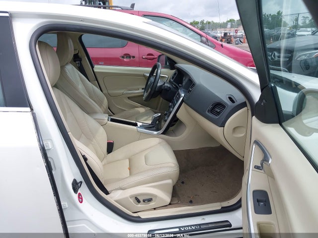 45379558 :رقم المزاد ، YV1612FS8D1216314 vin ، 2013 Volvo S60 T5 مزاد بيع