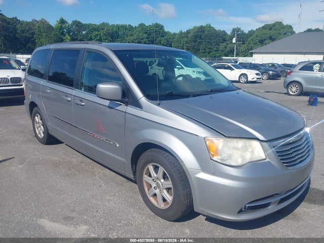 2013 Chrysler Town & Country Touring მანქანა იყიდება აუქციონზე, vin: 2C4RC1BG8DR637860, აუქციონის ნომერი: 45379595
