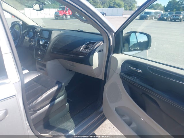 2013 Chrysler Town & Country Touring მანქანა იყიდება აუქციონზე, vin: 2C4RC1BG8DR637860, აუქციონის ნომერი: 45379595