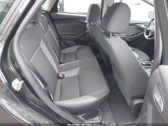45379657 :رقم المزاد ، 1FADP3F2XEL415698 vin ، 2014 Ford Focus Se مزاد بيع